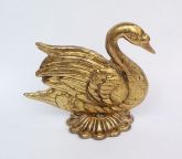 cisne em bronze